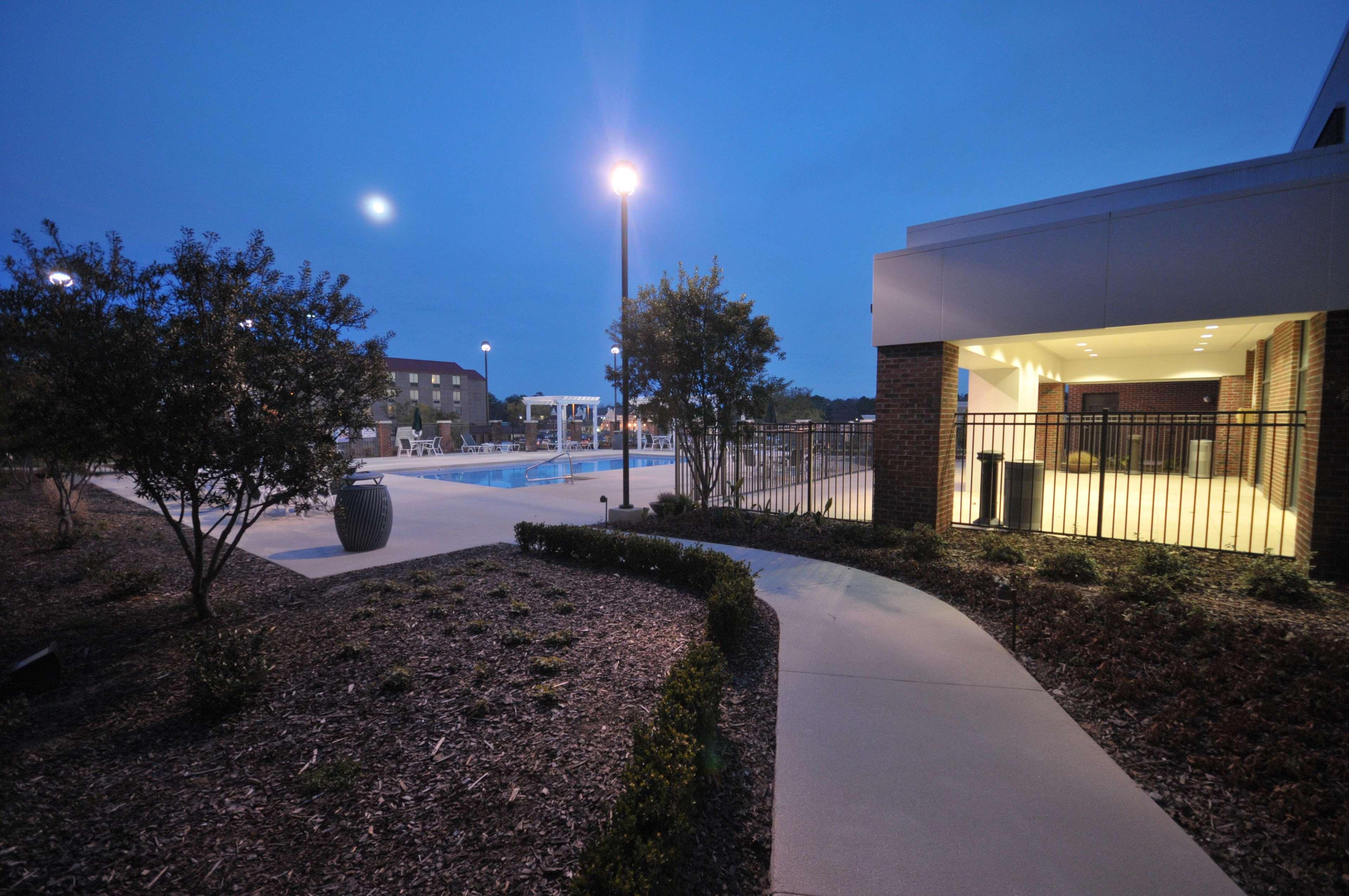 Hotel Doubletree By Hilton Rocky Mount Zewnętrze zdjęcie
