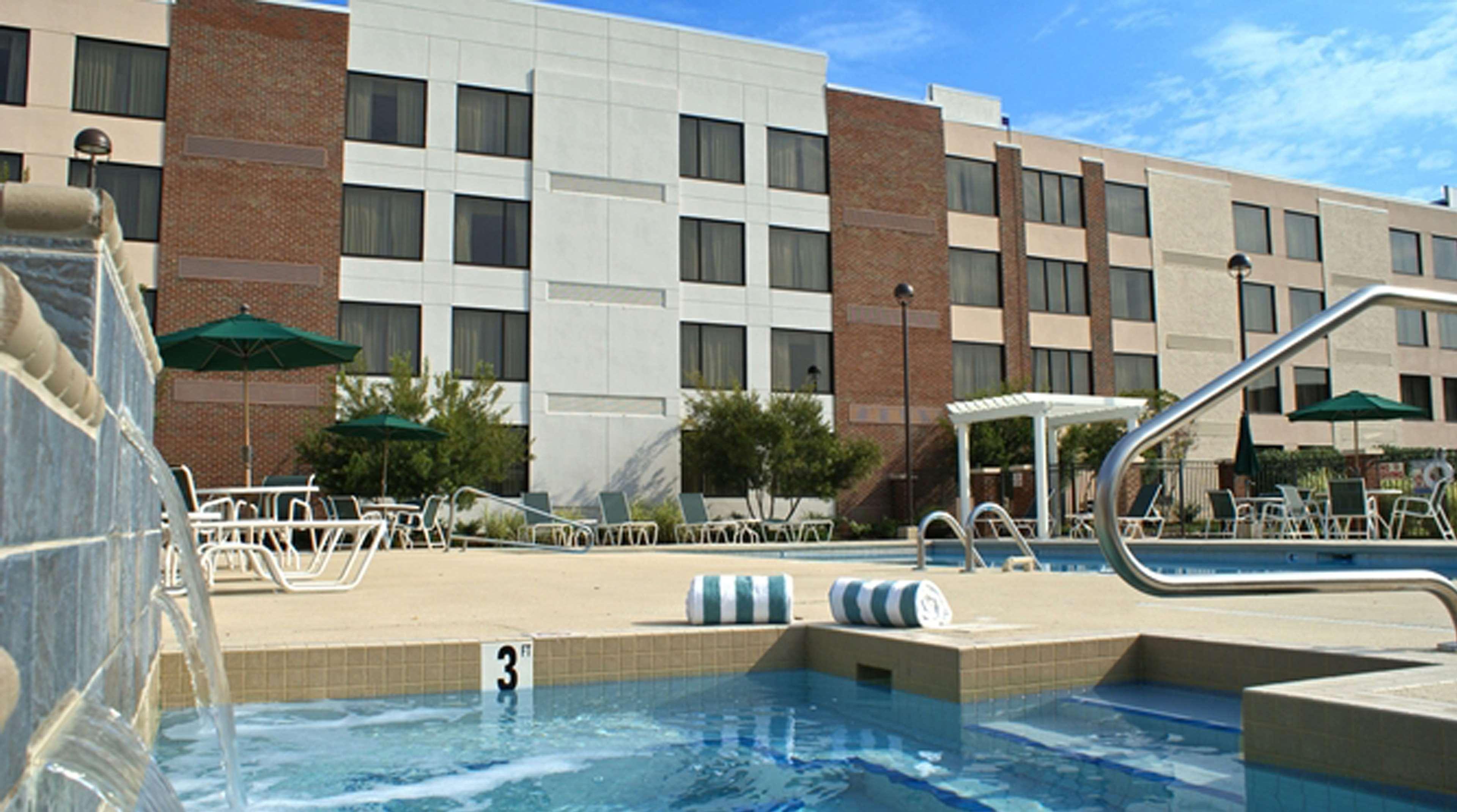 Hotel Doubletree By Hilton Rocky Mount Zewnętrze zdjęcie