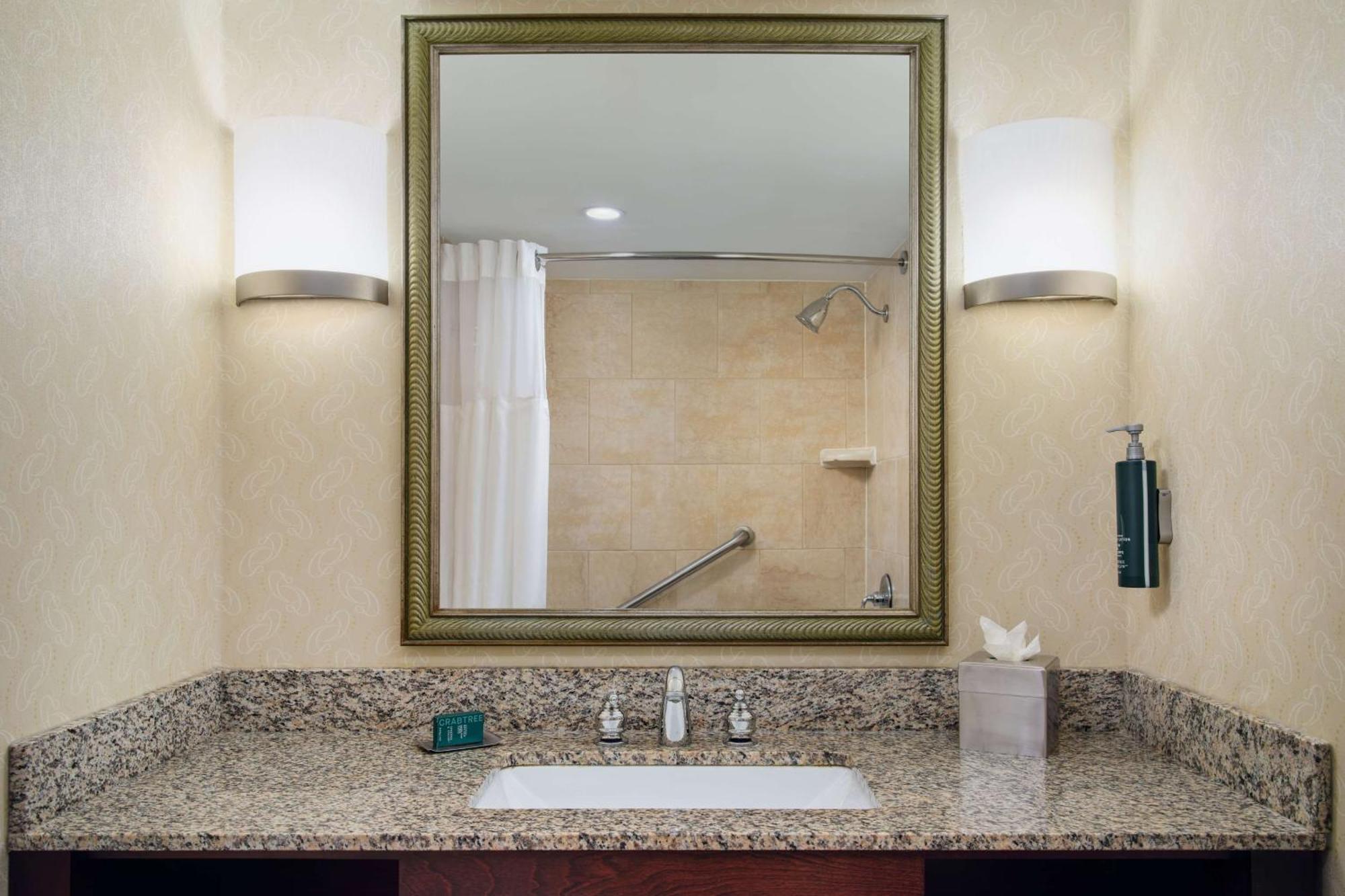 Hotel Doubletree By Hilton Rocky Mount Zewnętrze zdjęcie