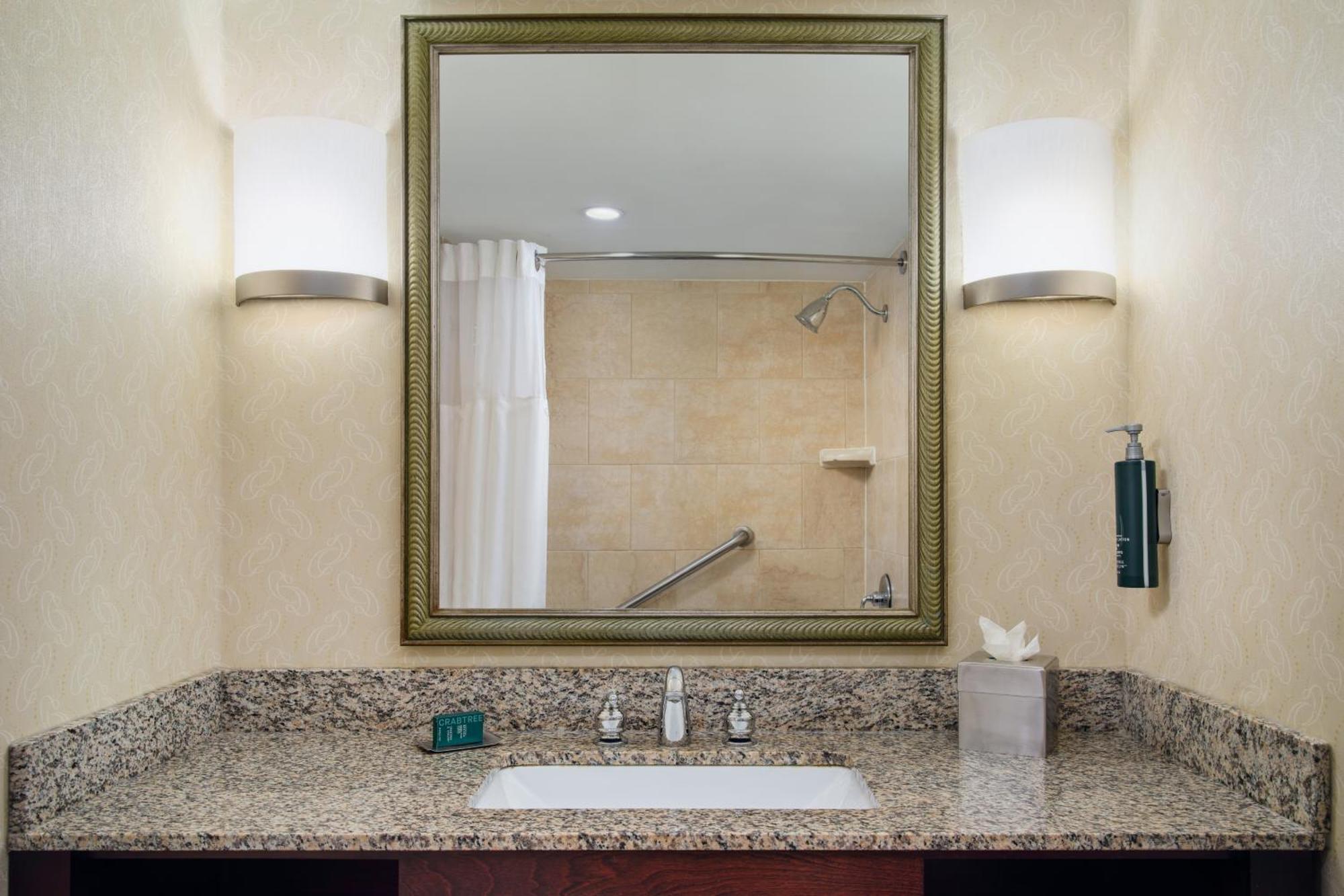 Hotel Doubletree By Hilton Rocky Mount Zewnętrze zdjęcie